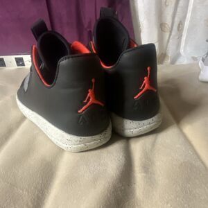 Jordan Black Gray Red White Lace Up Low Top Athletic Sneakers Colorblock